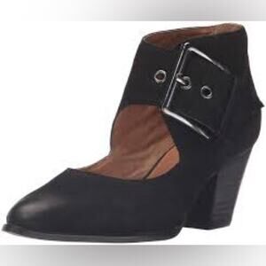 Corso coma Bernadette 8 black suede ankle booty witchy heel big buckle